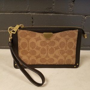 dreamer wristlet in signature canvas